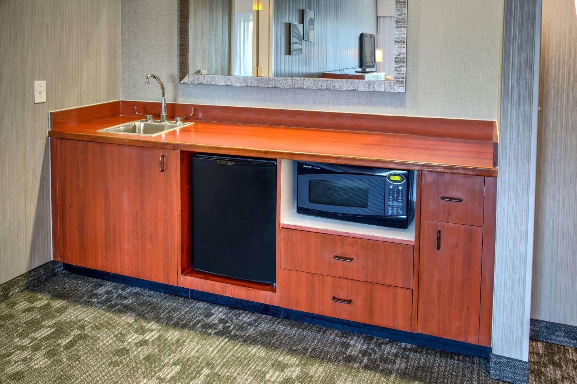 Courtyard By Marriott Springfield