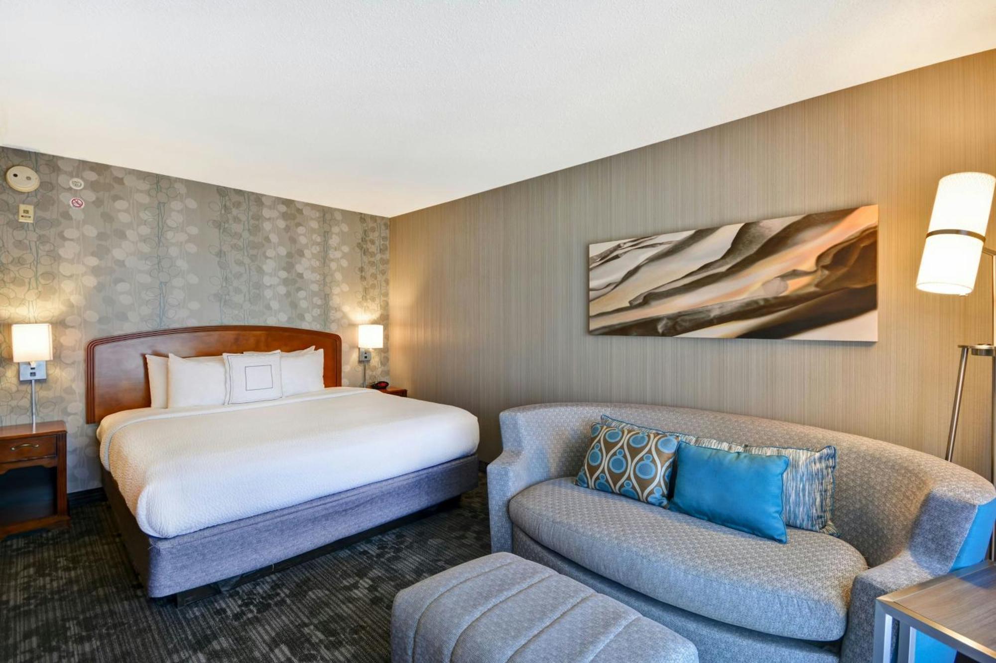 Courtyard By Marriott Springfield